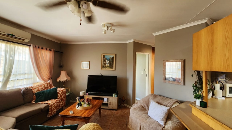 2 Bedroom Property for Sale in Pellissier Free State